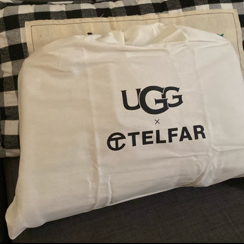 SOLD! UGG x Telfar - Picture 3 of 8